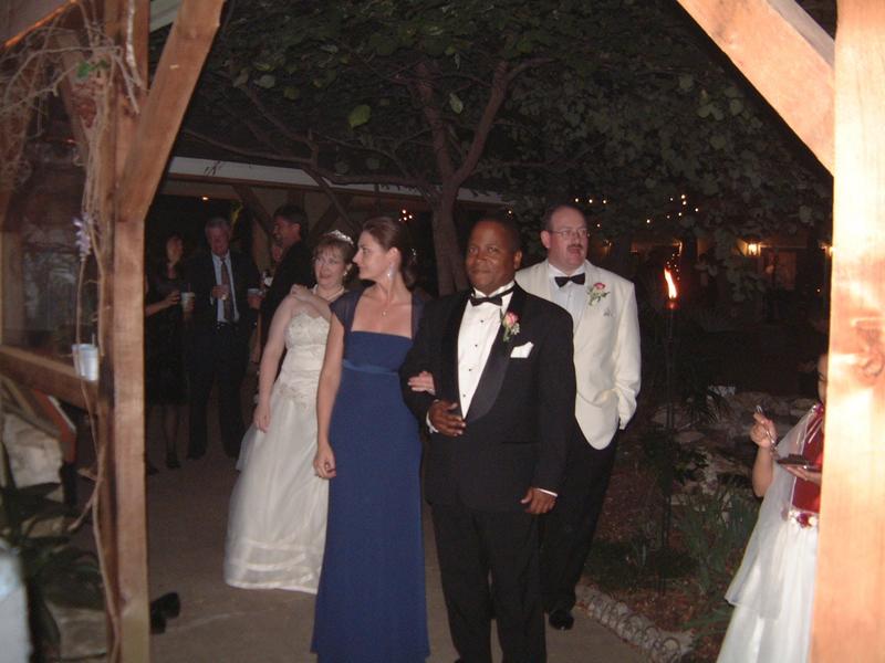 2003/10(Oct)/03(Urbik-Wedding)/800x600_2003-10-05 20-28-24.JPG